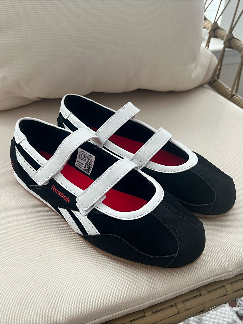 Reebok Womens Black & White Ballet Mary Jane Sneaker Shoes 🩰